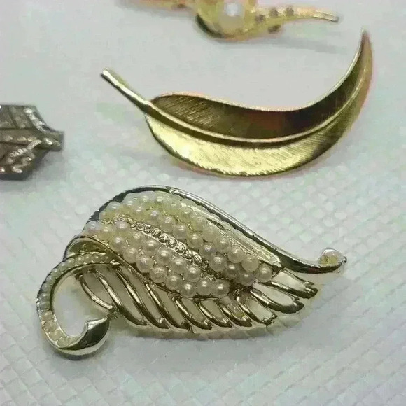 Vintage Gold-toned brooches pins bundle of 6 - Picture 7 of 12